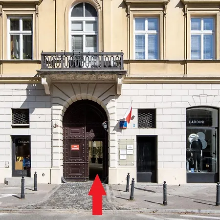 W Kamienicy Na Zurawiej Warszawa